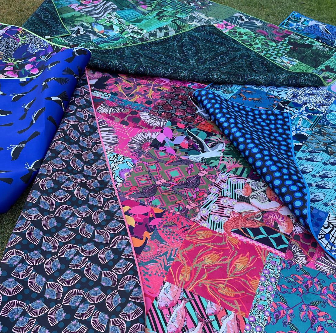 140x170cm Neoprene Picnic Blankets Pink Lake Road Australia